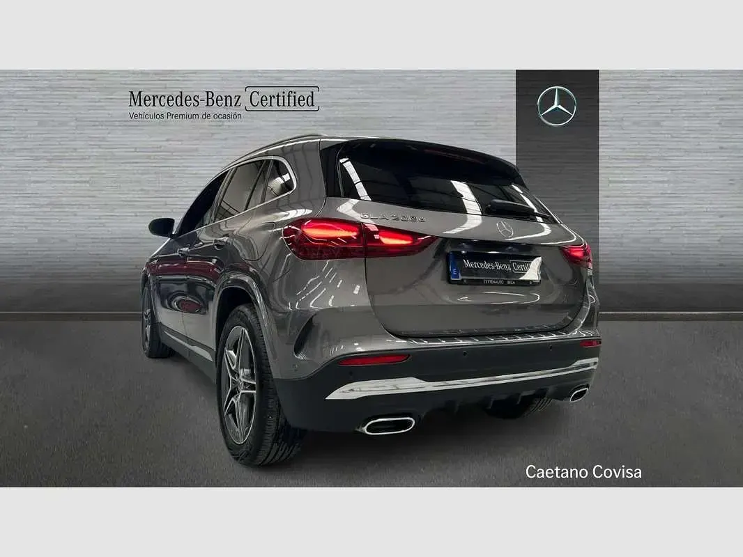 Usado Mercedes GLA200 150 CV (110 kW) 2025 Gris SUV