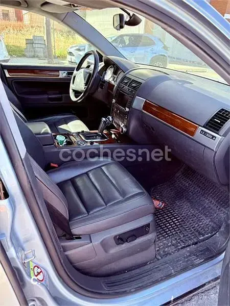 Usado VW Touareg Individual 225 CV (165 kW) 2006 Gris / plata SUV