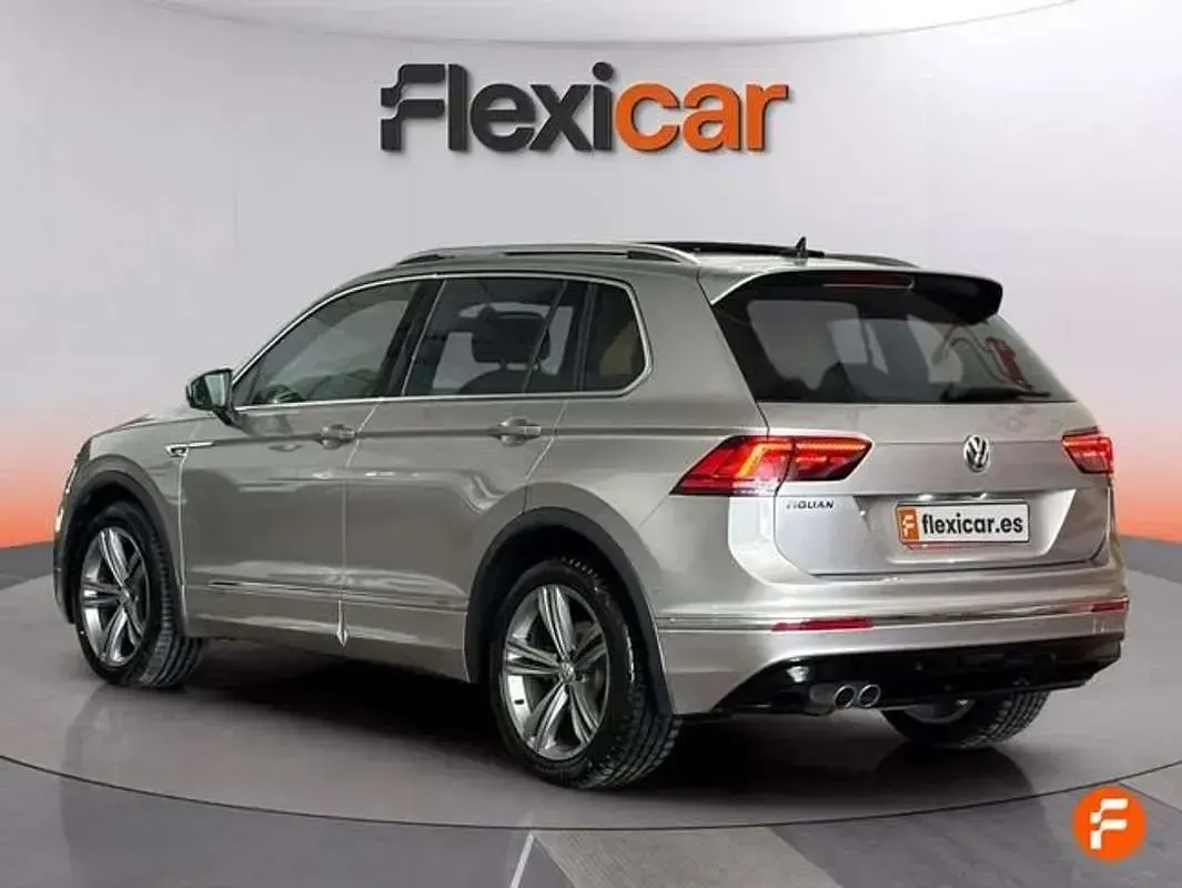 Usado VW Tiguan R-line 150 CV (110 kW) 2020 Gris SUV