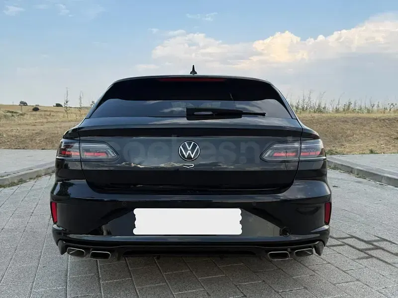 Usado VW Arteon R 320 CV (235 kW) 2023 Negro Familiar