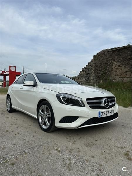 Usado Mercedes A180 Urban 109 CV (80 kW) 2014 Blanco Berlina