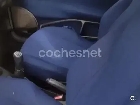 Usado Fiat Punto Active 70 CV (51 kW) 2005 Negro Utilitario