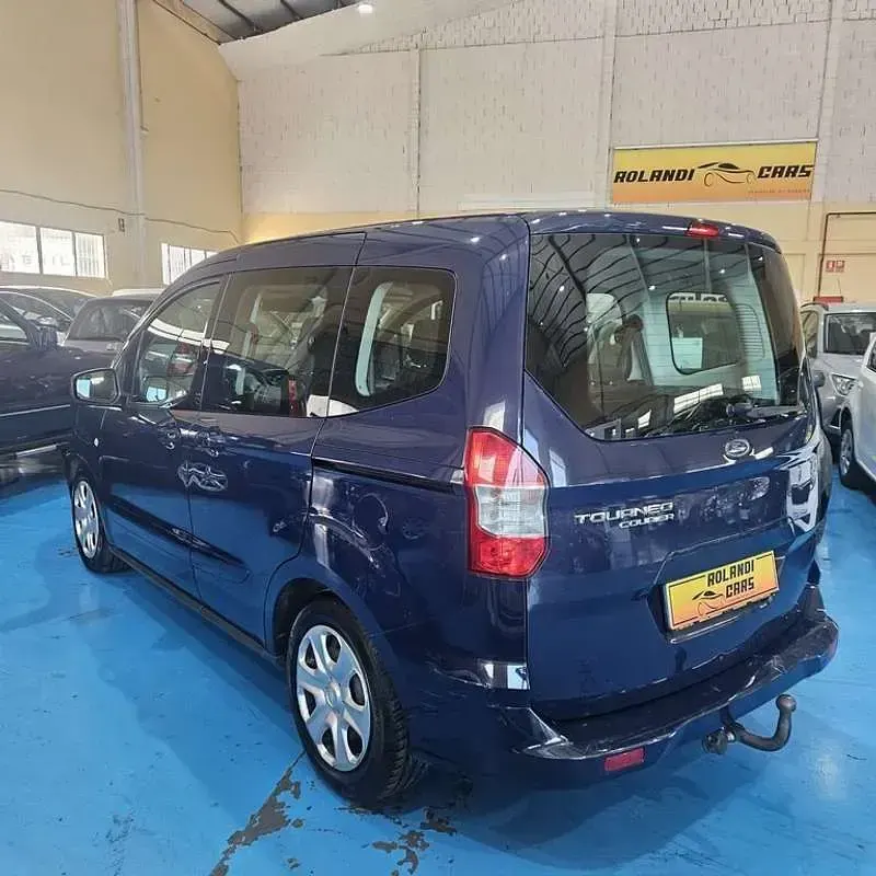 Usado Ford Tourneo Courier Ambiente 97 CV (71 kW) 2016 Azul Monovolumen