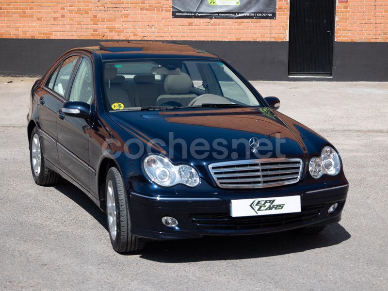 Azul Usado 2005 Mercedes C200 Elegance Berlina | 7990 € (Precio justo) - Imagen 1/4