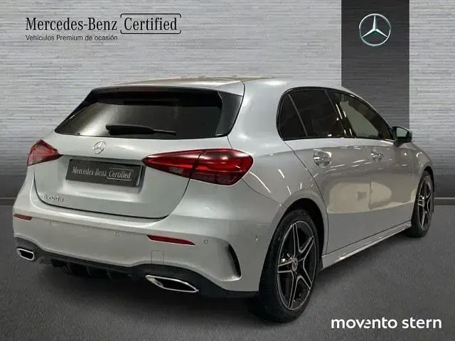 Usado Mercedes A200 Advanced 150 CV (110 kW) 2025 Plateado Utilitario