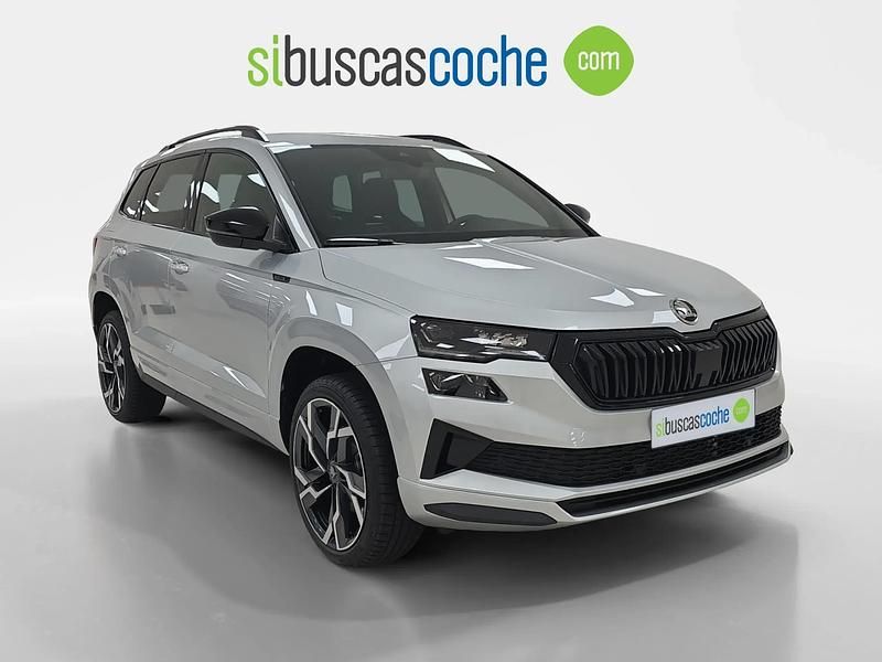 Gris/plata Nuevo 2025 Skoda Karoq SportLine SUV | 33.990 € (Un poco caro) - Imagen 1/4