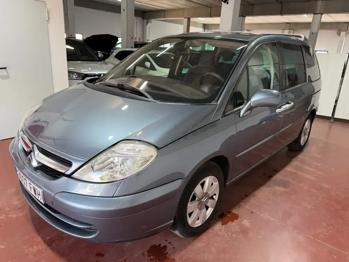 Usado Citroën C8 Exclusive 138 CV (101 kW) 2007 Gris Monovolumen