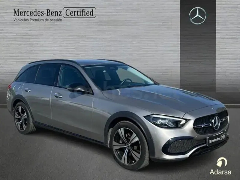 Usado Mercedes C220 200 CV (147 kW) 2023 Gris / plata Familiar