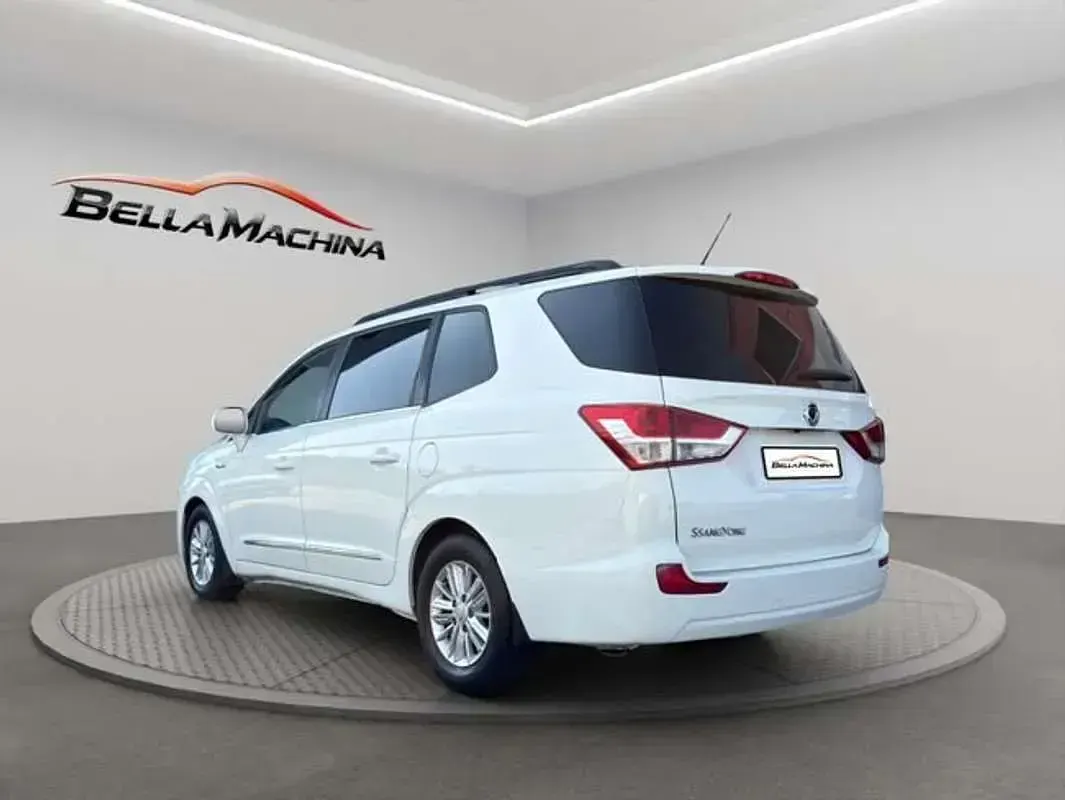 Usado SsangYong Rodius 178 CV (130 kW) 2017 Blanco Monovolumen