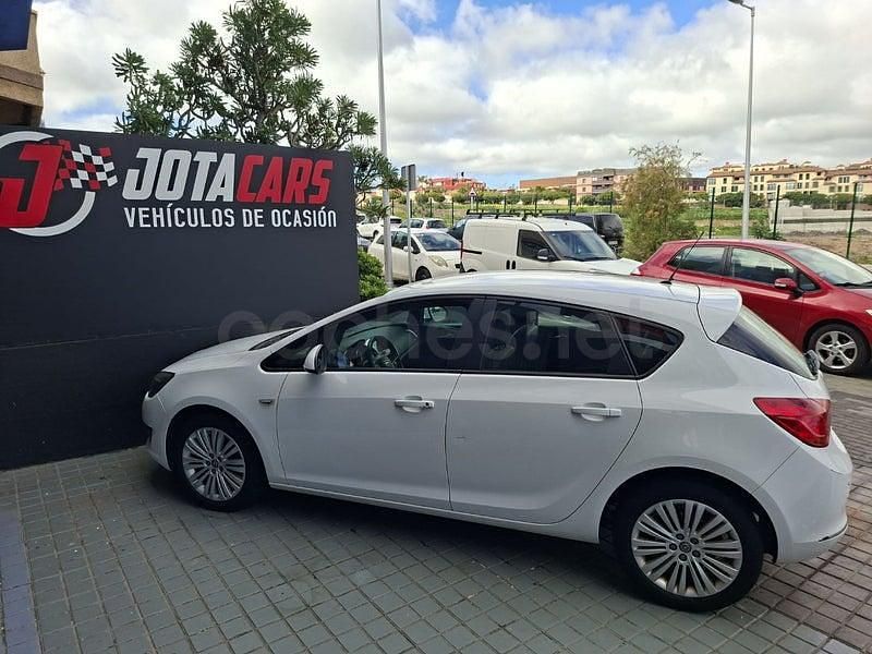 Usado Opel Astra Excellence 140 CV (102 kW) 2015 Blanco Berlina