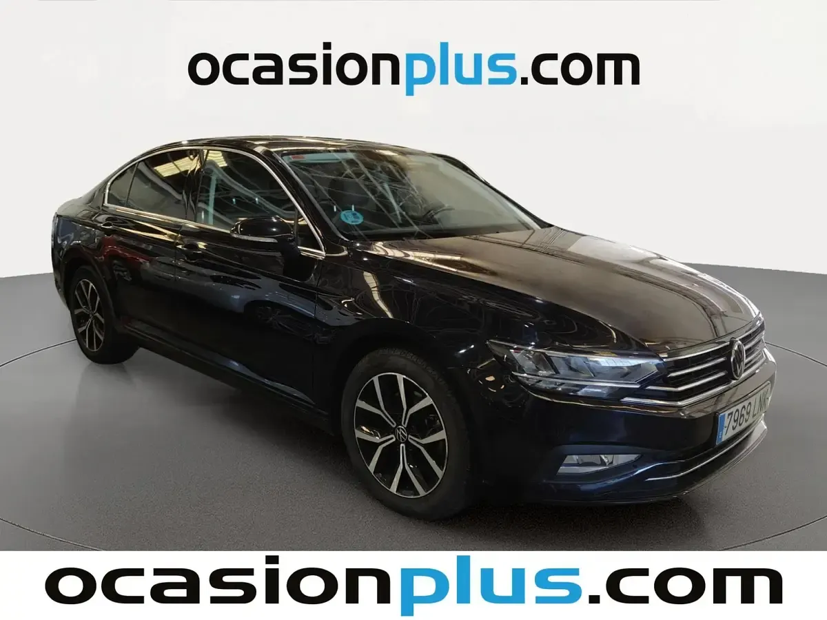 Usado VW Passat Executive 150 CV (110 kW) 2021 Negro Berlina