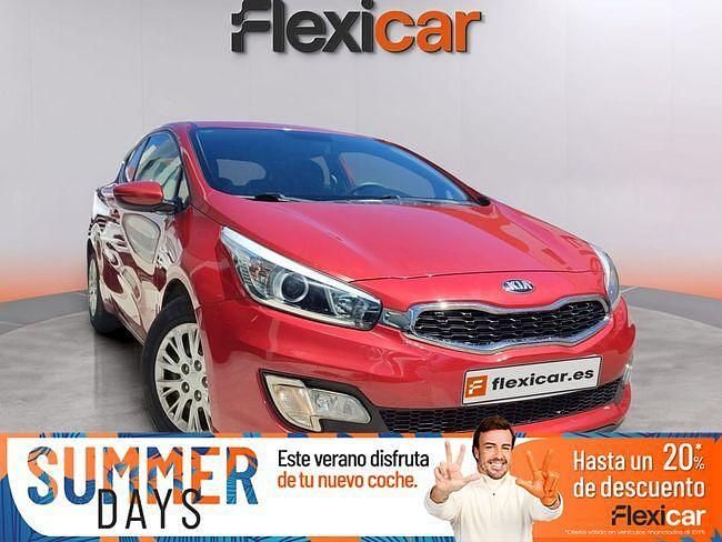 Usado Kia Ceed 100 CV (73 kW) 2015 Rojo Utilitario