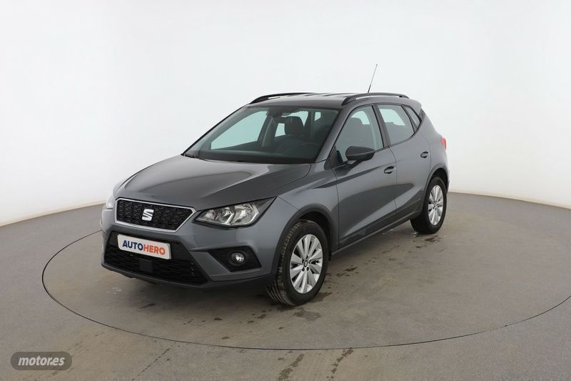 Gris Usado 2018 Seat Arona Style SUV | 13.299 € (Un poco caro) - Imagen 1/3