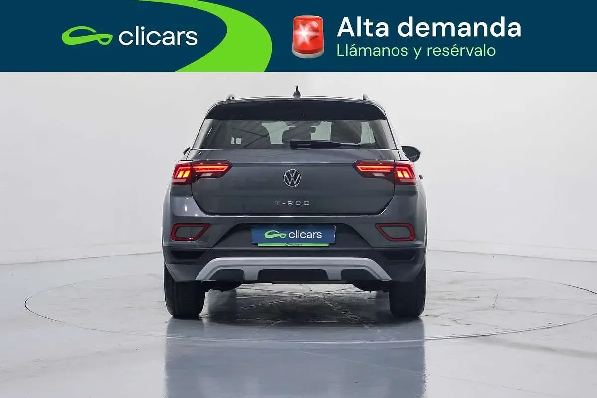 Usado VW T-Roc Life 116 CV (85 kW) 2022 Gris SUV
