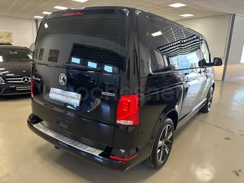 Usado VW Multivan 204 CV (150 kW) 2021 Negro Monovolumen