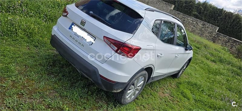 Usado Seat Arona Ecomotive 95 CV (69 kW) 2017 Blanco SUV