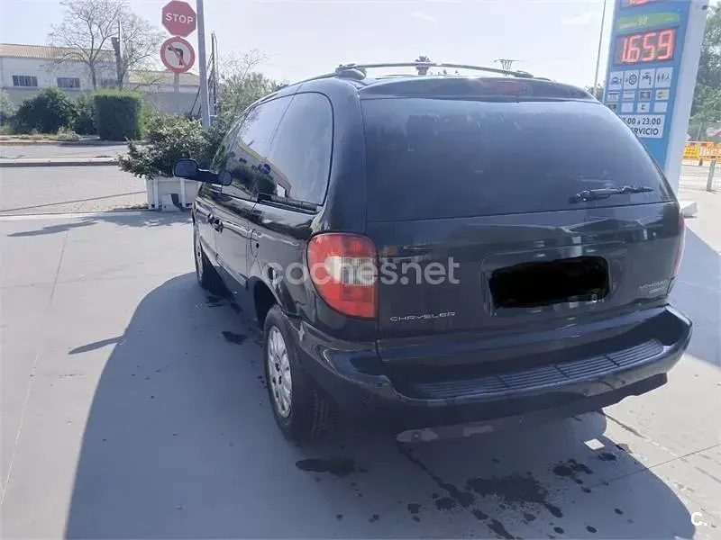 Usado Chrysler Voyager 150 CV (110 kW) 2007 Negro Monovolumen