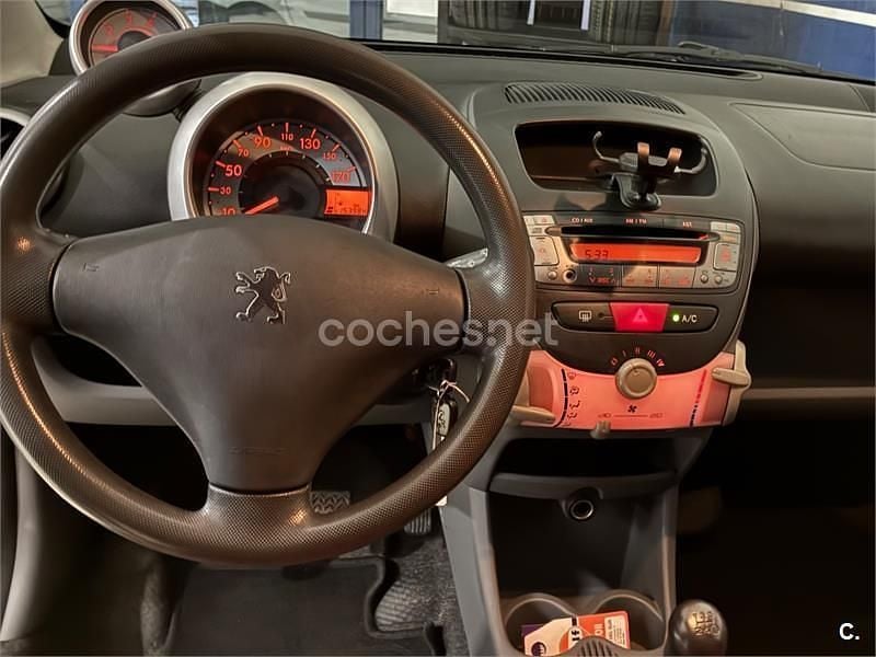 Usado Peugeot 107 54 CV (39 kW) 2008 Rojo Utilitario