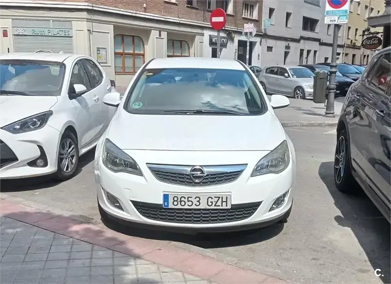 Usado Opel Astra Essentia 100 CV (73 kW) 2009 Blanco Berlina