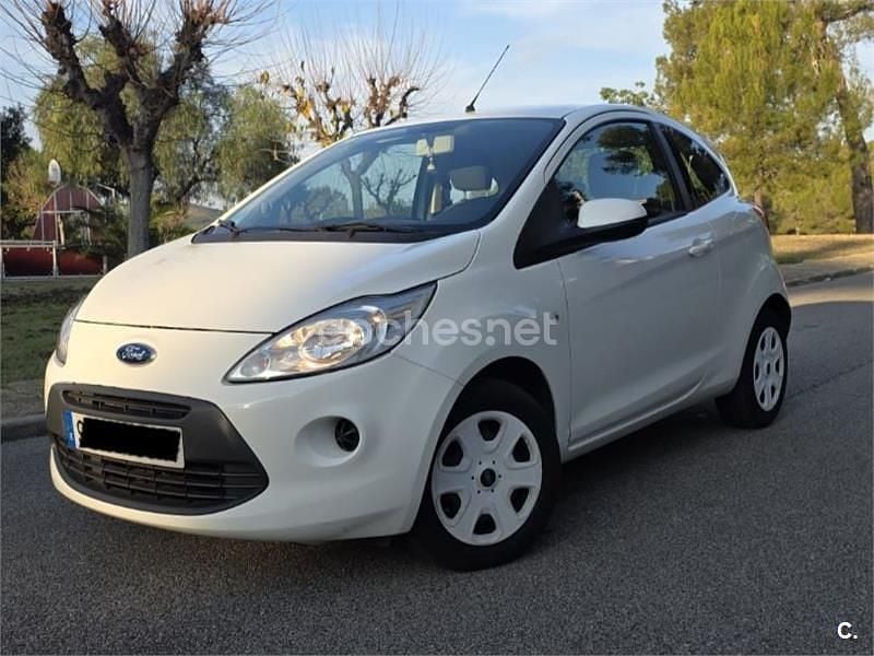 Blanco Usado 2015 Ford Ka Trend Berlina | 4900 € (Buen precio) - Imagen 1/4
