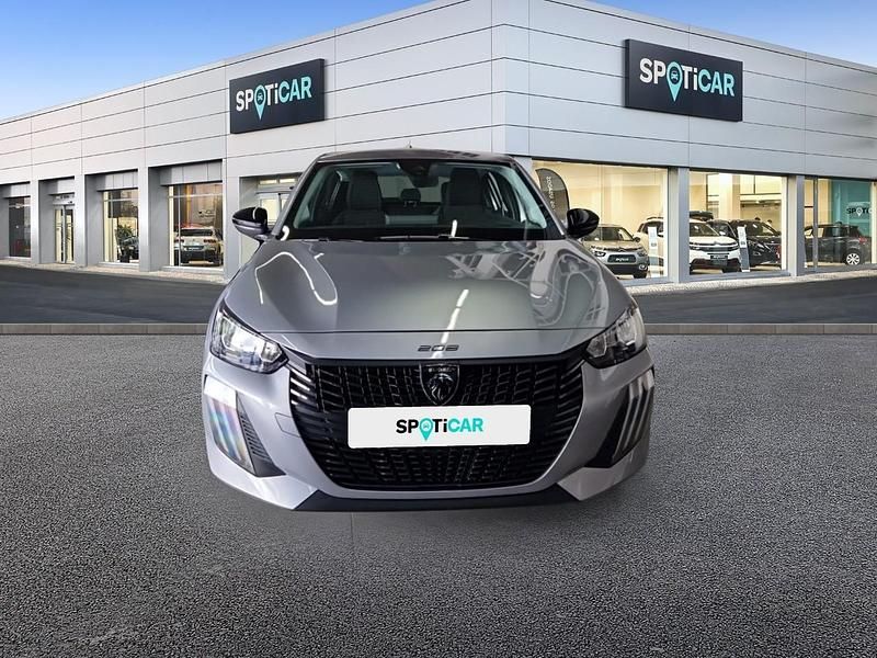 Usado Peugeot 208 Active 100 CV (73 kW) 2025 Gris Utilitario