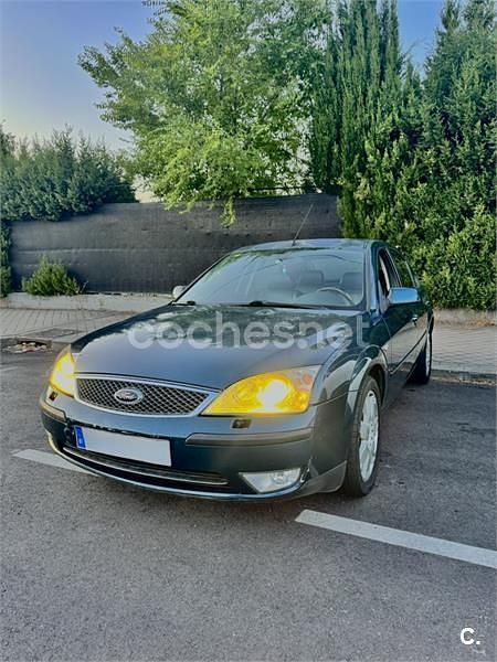 Azul Usado 2004 Ford Mondeo Ghia Berlina | 2400 € (Precio justo) - Imagen 1/4