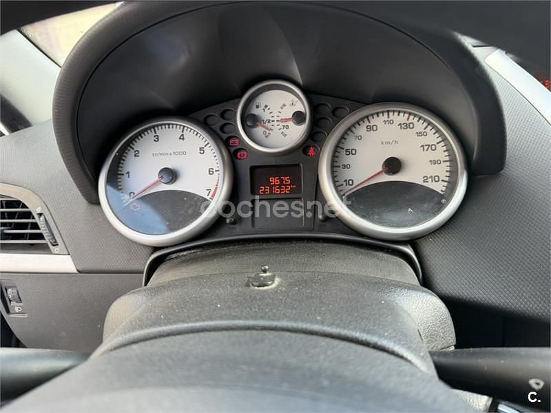 Usado Peugeot 207 90 CV (66 kW) 2007 Gris / plata Berlina