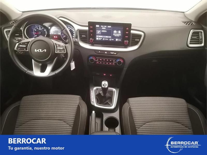 Nuevo Kia Ceed 100 CV (73 kW) 2025 Gris Utilitario