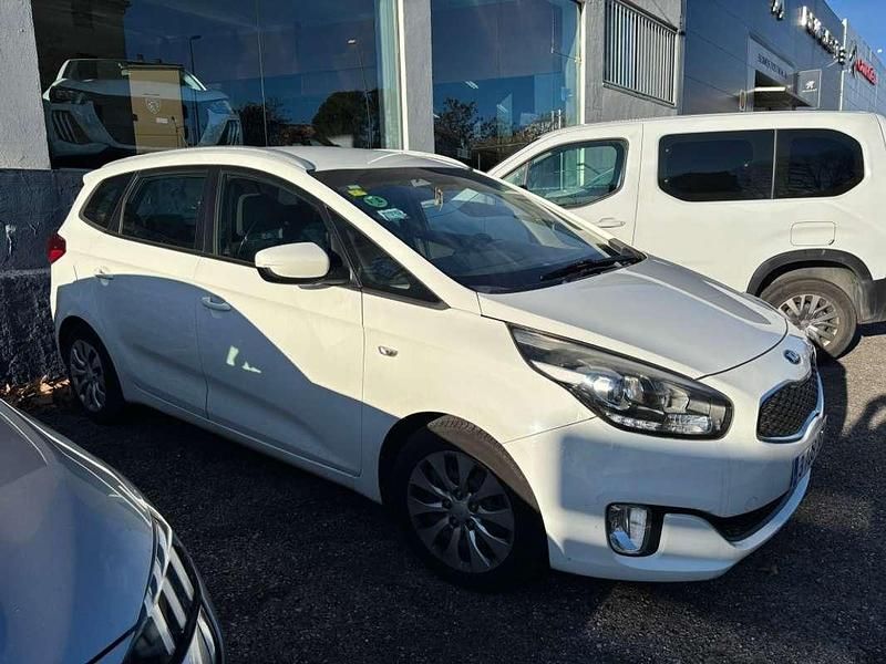 Usado Kia Carens 135 CV (99 kW) 2015 Blanco Monovolumen