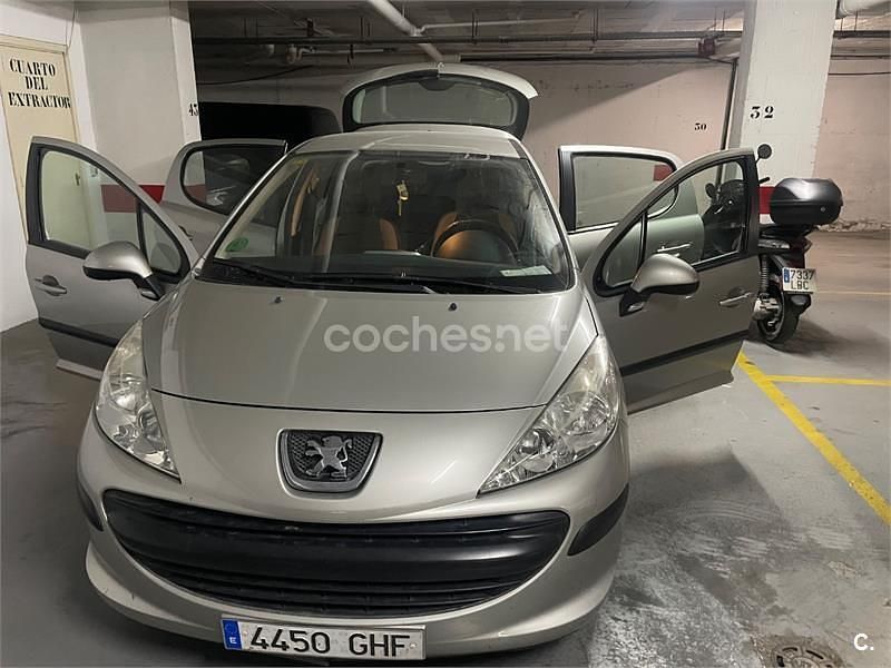 Usado Peugeot 207 75 CV (55 kW) 2008 Beige Berlina