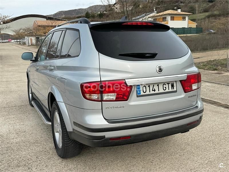 Usado Ssangyong (KGM) Kyron 141 CV (103 kW) 2010 Gris / plata SUV
