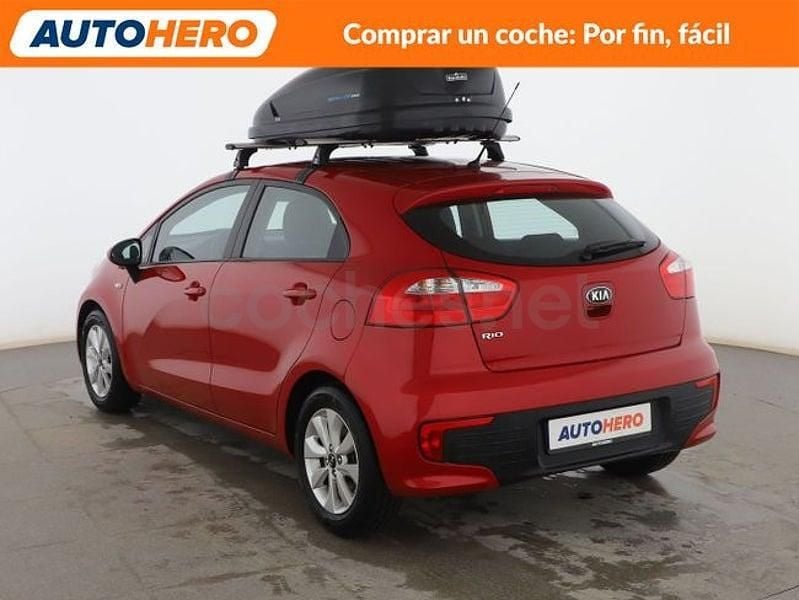 Usado Kia Rio 85 CV (62 kW) 2017 Rojo Berlina