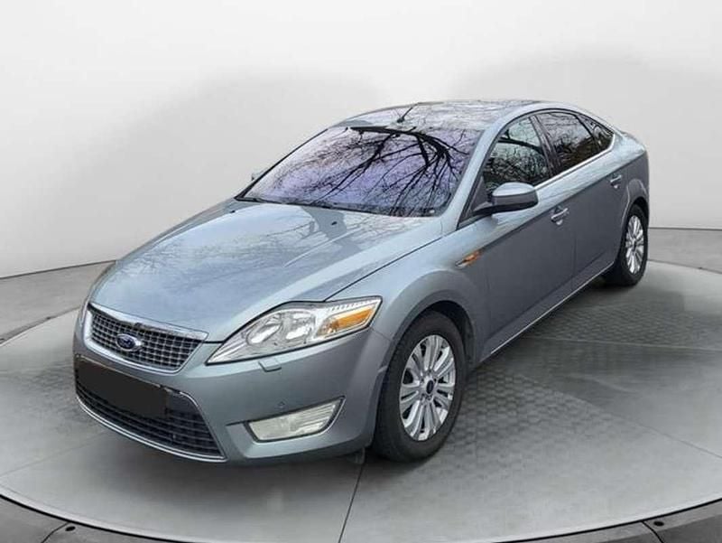 Usado Ford Mondeo Ghia 125 CV (91 kW) 2015 Gris Berlina