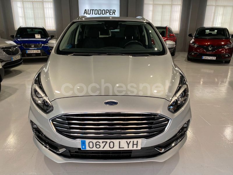 Gris / plata Usado 2022 Ford S-MAX Titanium Monovolumen | 28.900 € (Precio justo) - Imagen 1/4