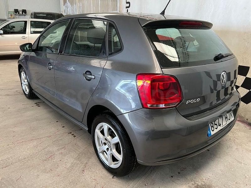 Usado VW Polo Advance 75 CV (55 kW) 2012 Gris / plata Utilitario