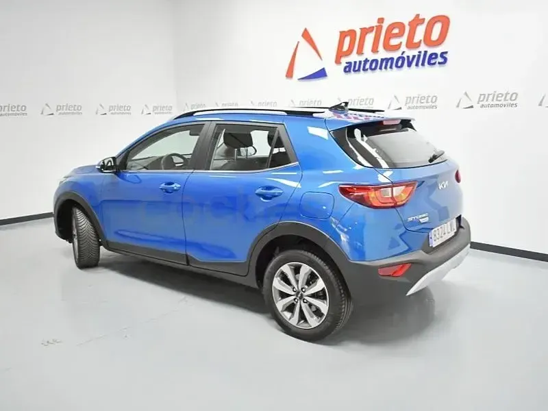Usado Kia Stonic 100 CV (73 kW) 2022 Azul SUV