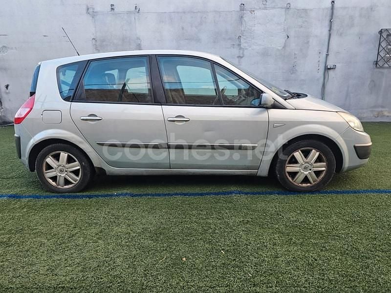 Usado Renault Scénic Authentique 115 CV (84 kW) 2003 Gris / plata Monovolumen