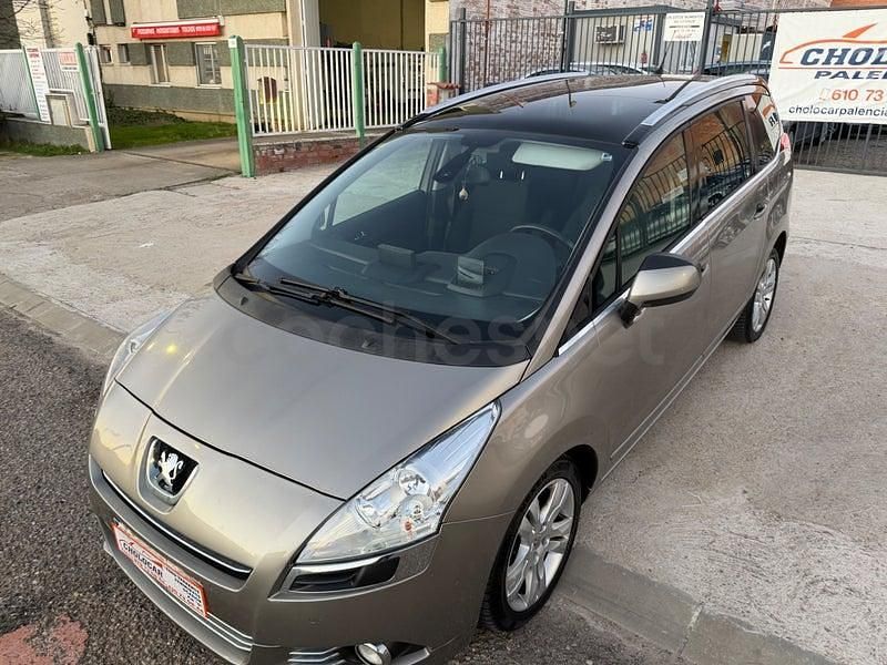 Usado Peugeot 5008 Active 115 CV (84 kW) 2012 Marrón Monovolumen
