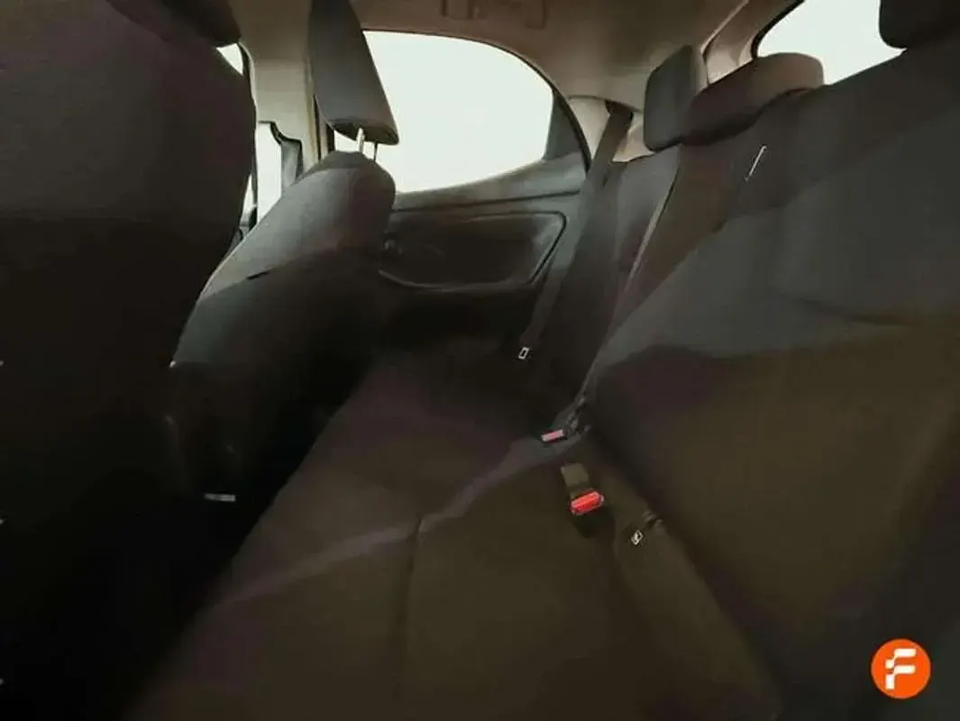 Usado Toyota Yaris Active 116 CV (85 kW) 2023 Blanco Utilitario