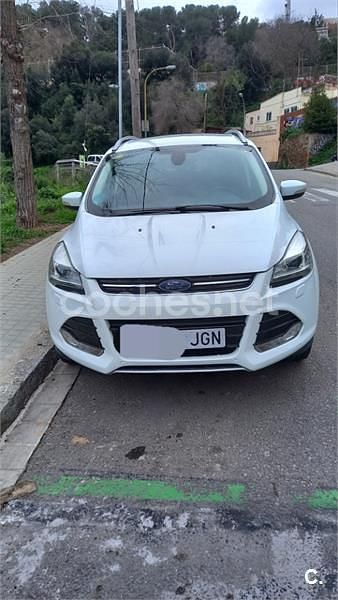 Usado Ford Kuga Titanium 150 CV (110 kW) 2015 Blanco SUV