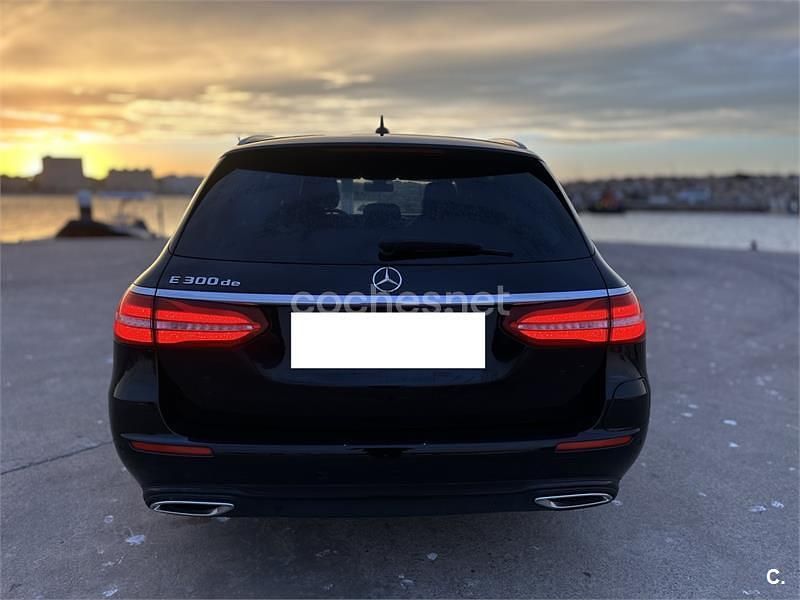 Usado Mercedes E300 306 CV (225 kW) 2019 Negro Familiar