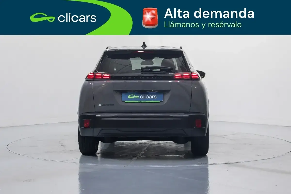 Usado Peugeot e-2008 Allure 114 kW (156 CV) 2025 Gris SUV