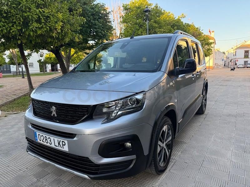 Usado Peugeot Rifter GT-line 130 CV (95 kW) 2020 Gris / plata Monovolumen