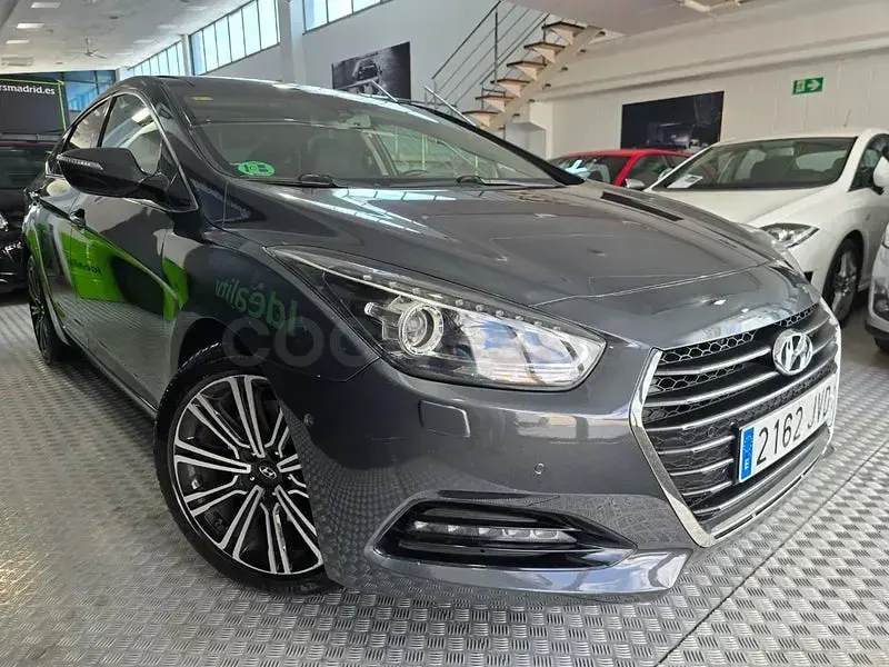 Usado Hyundai i40 Style 141 CV (103 kW) 2016 Gris / plata Berlina