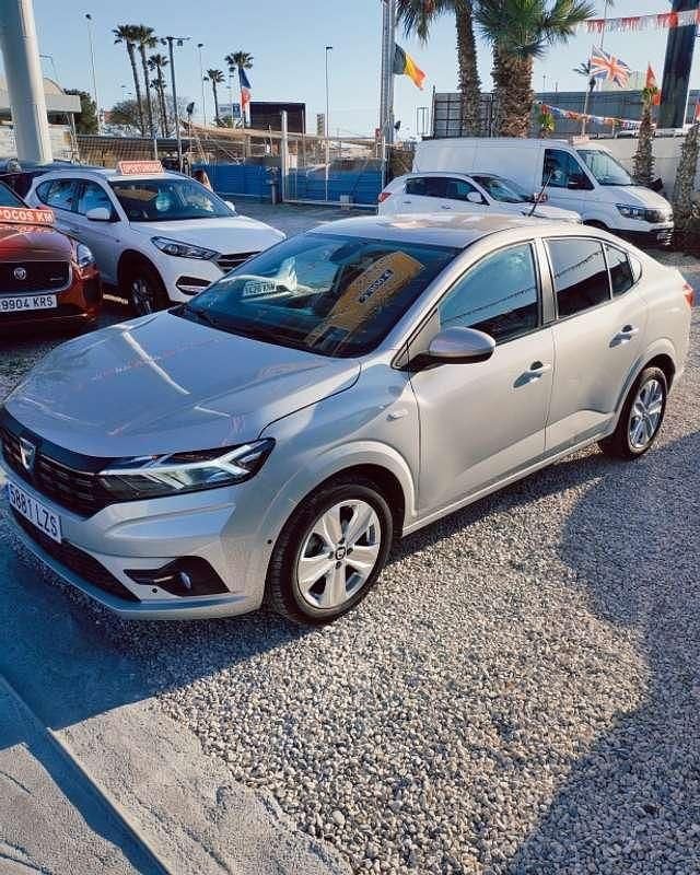 Usado Dacia Logan Essentiel 92 CV (67 kW) 2022 Gris Berlina