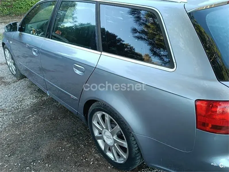 Usado Audi A4 200 CV (147 kW) 2006 Gris / plata Familiar