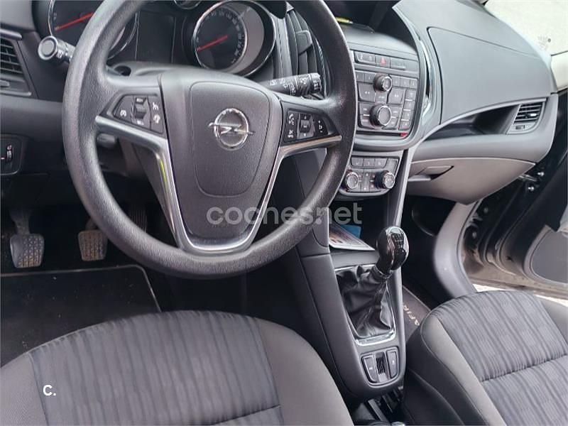 Usado Opel Zafira Tourer Expression 120 CV (88 kW) 2015 Gris / plata Monovolumen