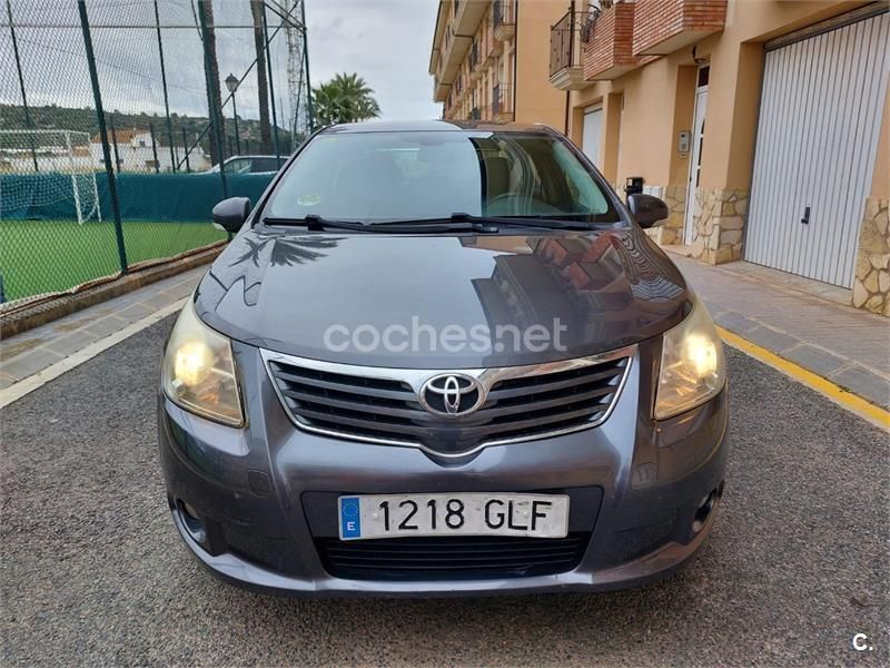 Gris / plata Usado 2009 Toyota Avensis Advance Berlina | 4600 € (Precio justo) - Imagen 1/4