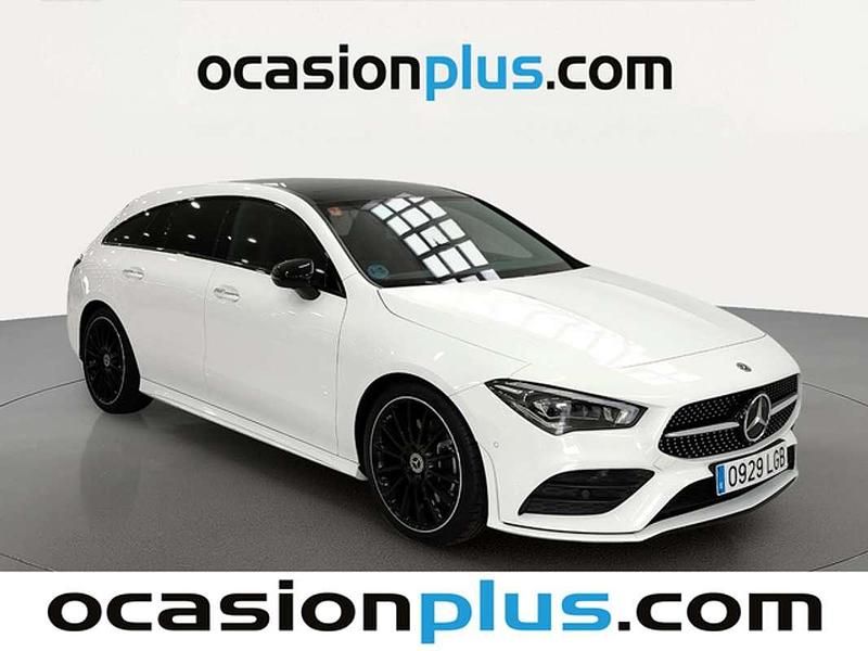 Usado Mercedes CLA200 Shooting Brake AMG 163 CV (119 kW) 2020 Blanco Familiar