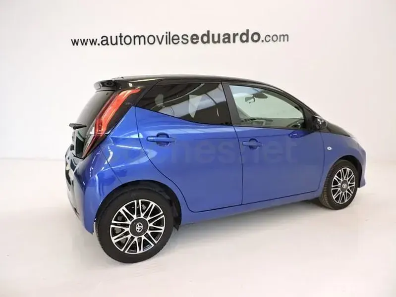 Usado Toyota Aygo X-cite 72 CV (52 kW) 2019 Azul Utilitario